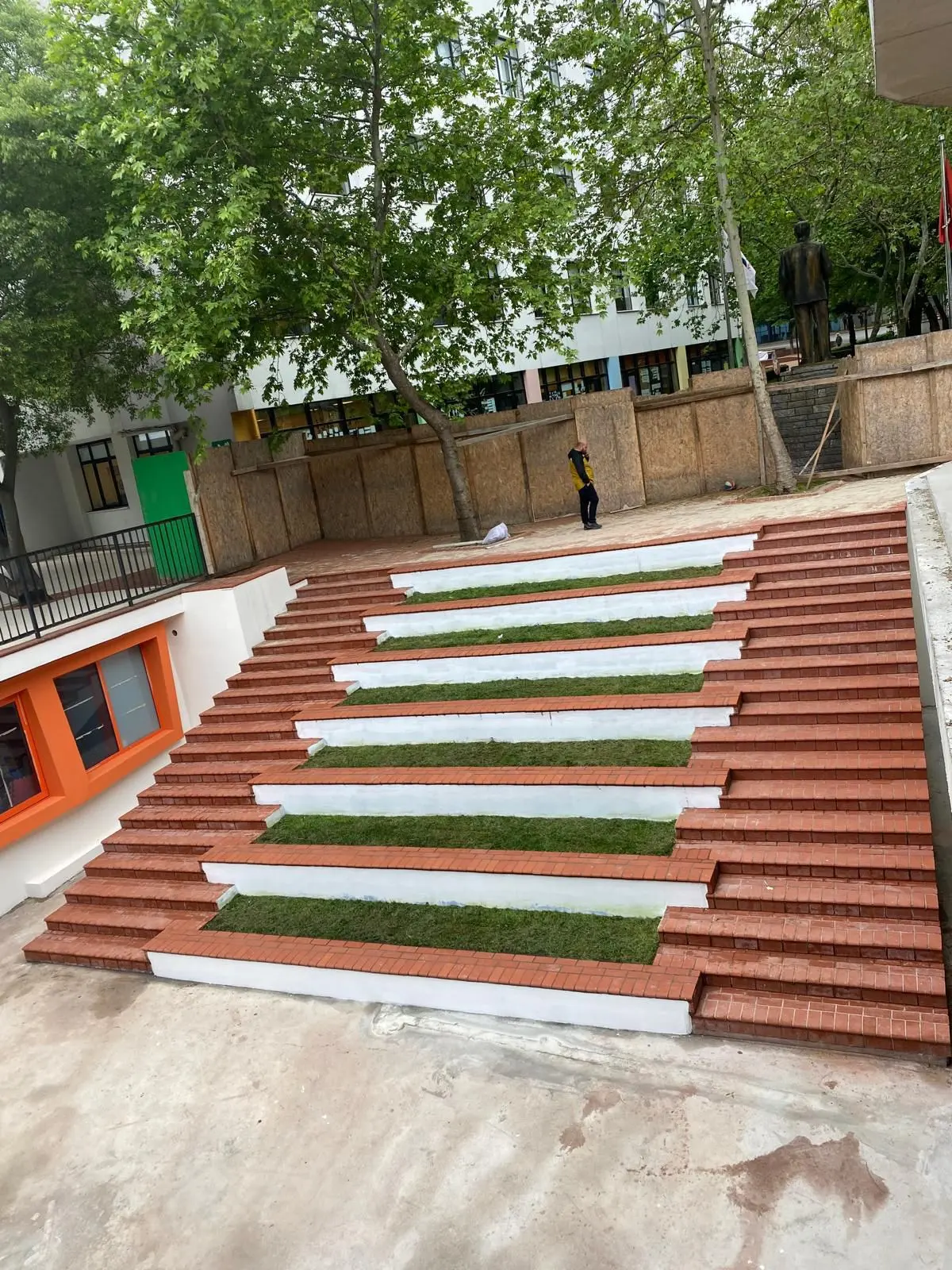 Landscaped Staircase Steps (Colored with Grass Intervals)